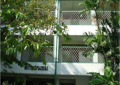 3. The Chuan Chom building, 3 stories, has been renovated into Chuan Chom Building