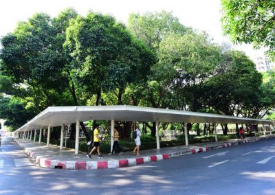 Cover way and trees protect people from sunlight.
