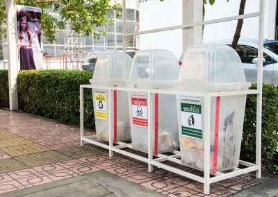 Recycle bin (Yellow), Hazardous waste (Red), Food waste (Green).